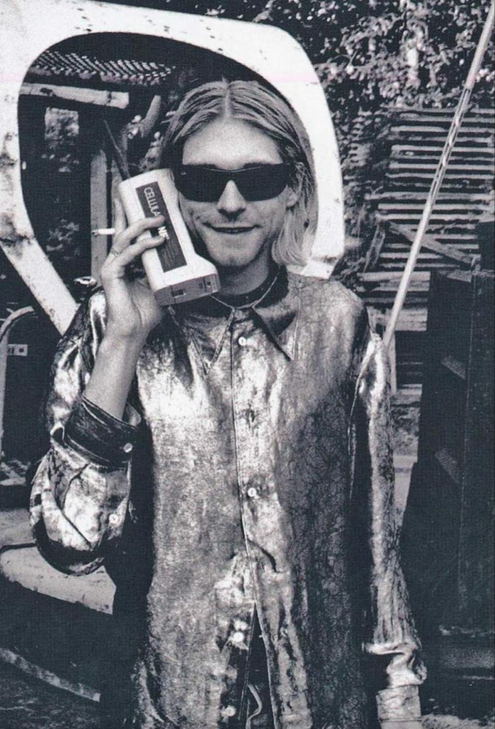 kurt cobain cell phone